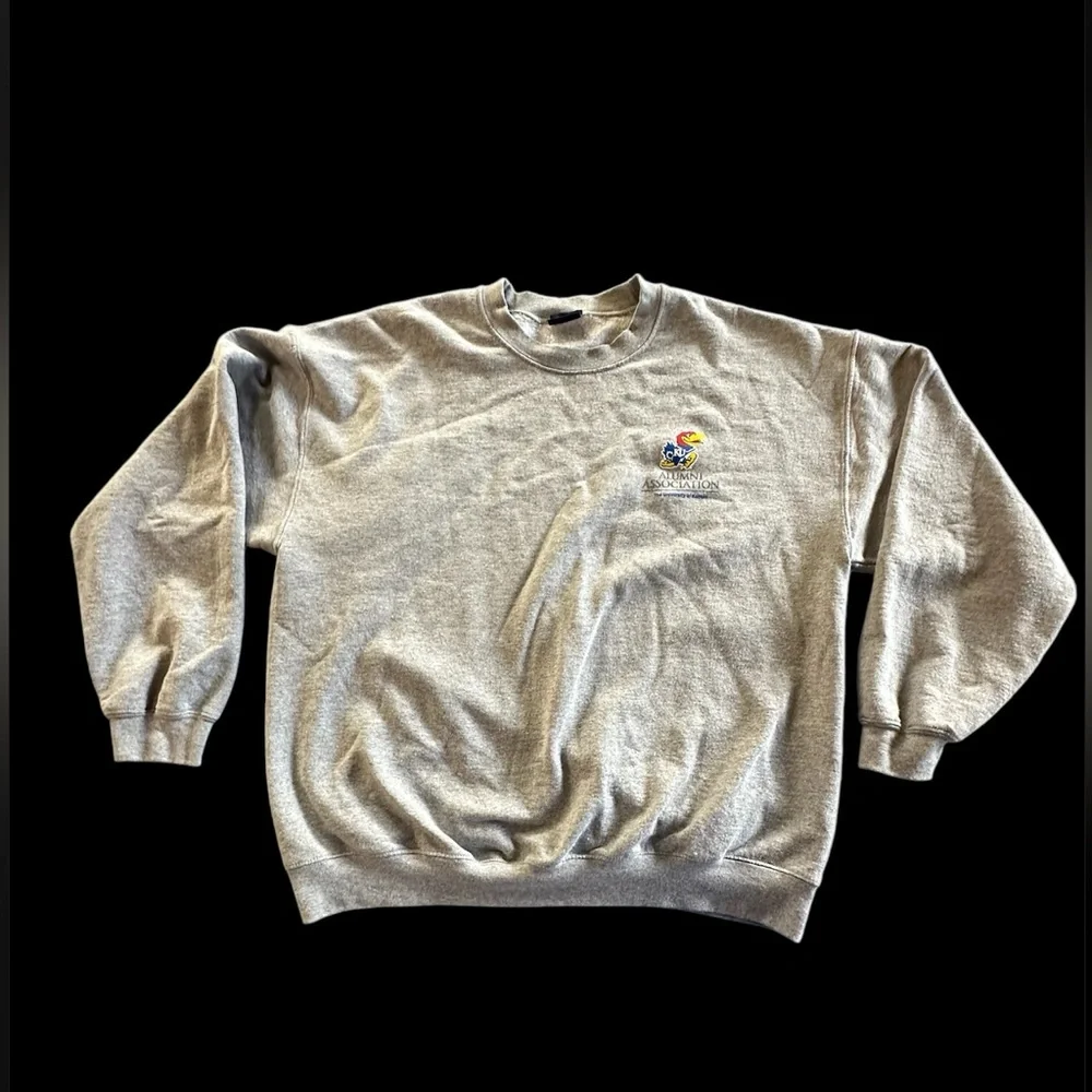 Kansas University Alumni Association Sweatshirt • Size L
